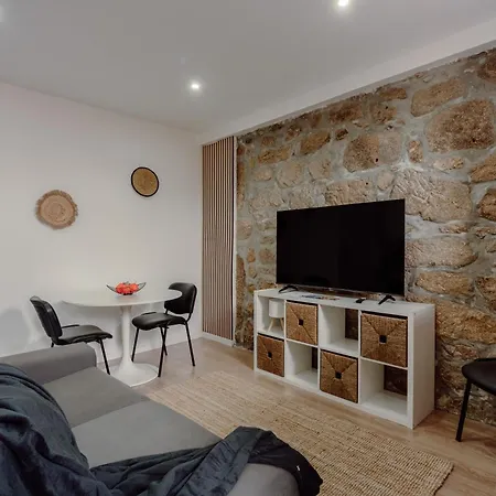 Yellow House By Best2stay *