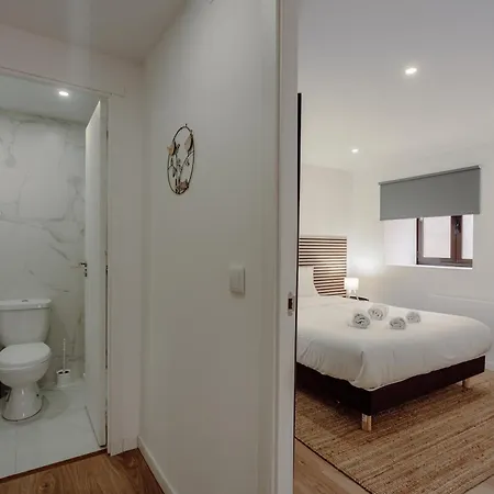 Semesterbostad Yellow House By Best2stay Vila Nova de Gaia