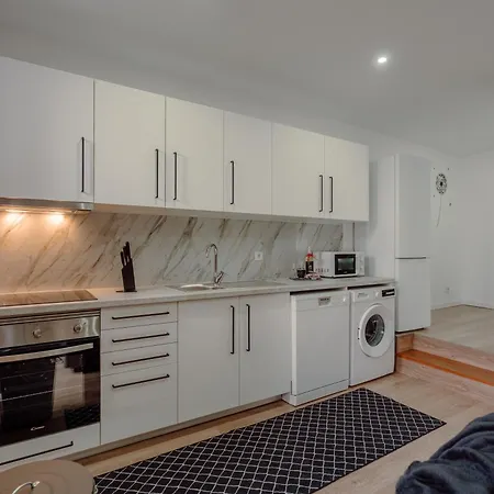 Yellow House By Best2stay Semesterbostad