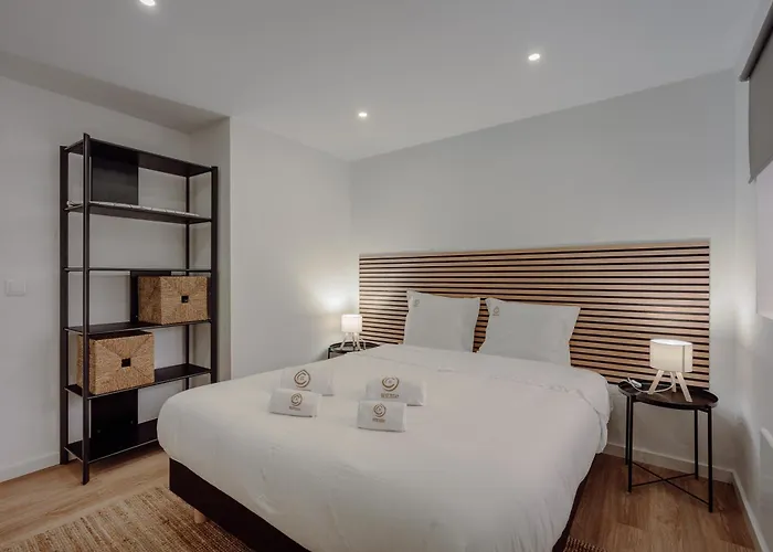 Yellow House By Best2stay *